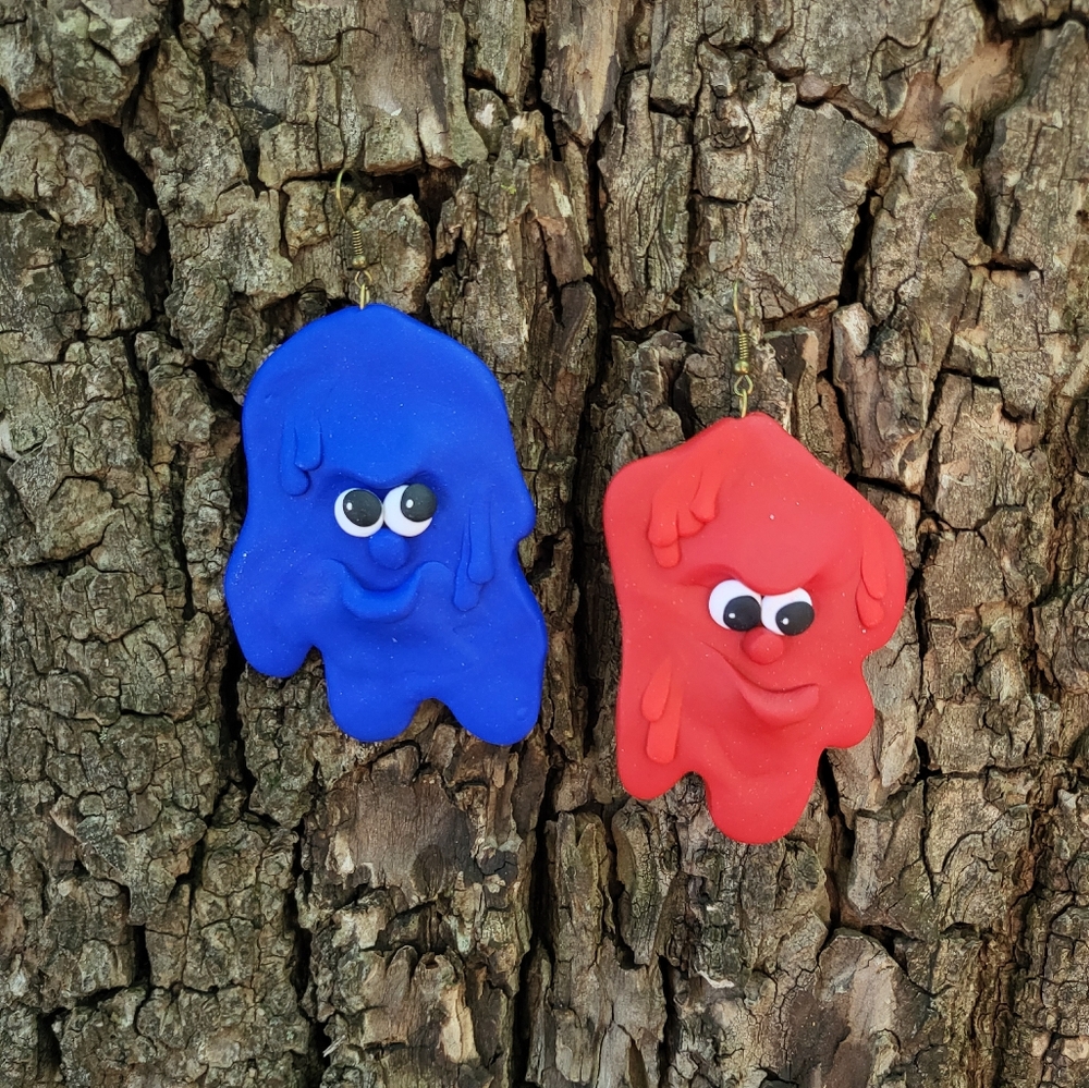 ❤👀💙Monster Face 🔵🔴Earrings - Picture 1 of 5